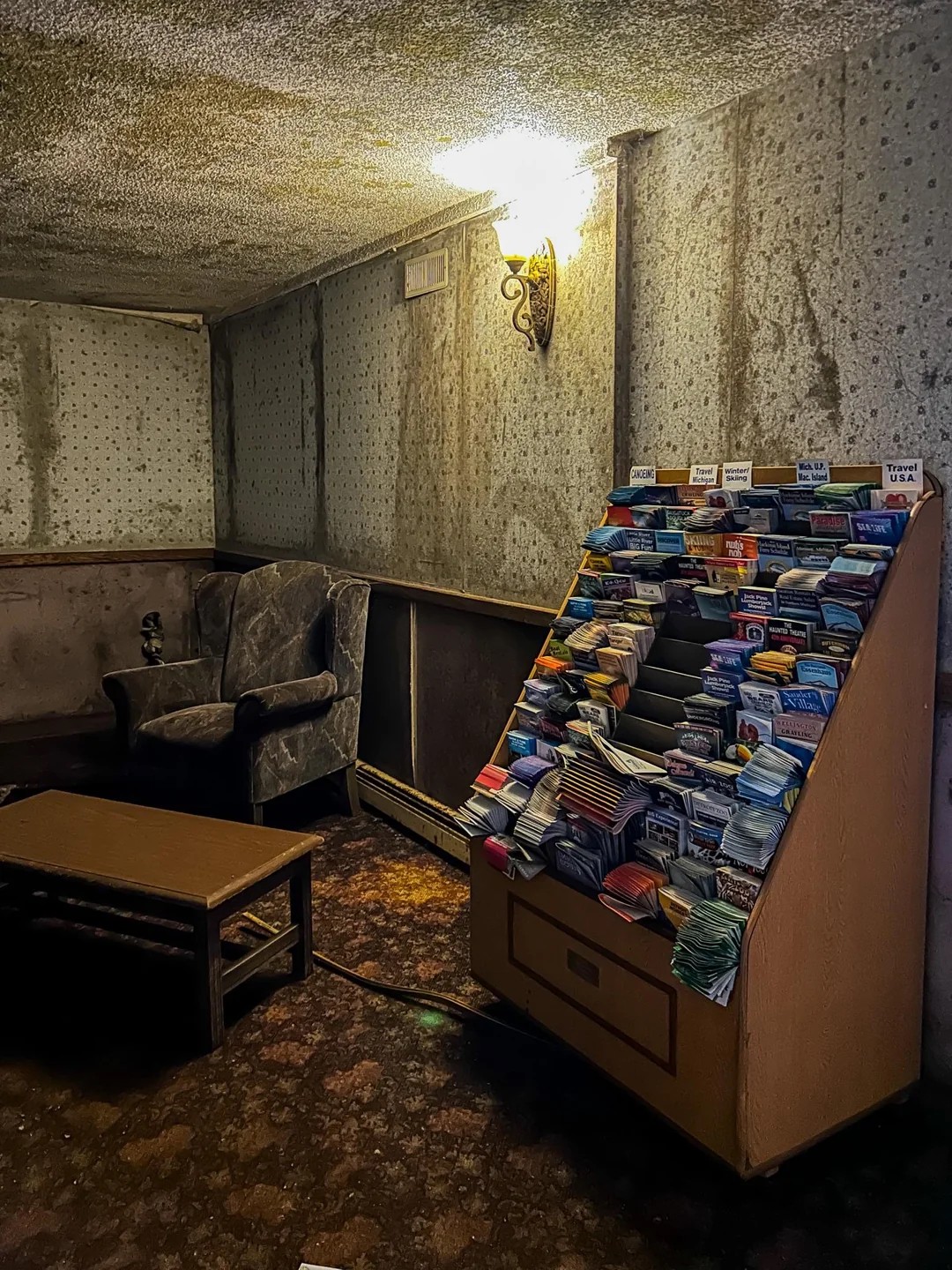 Abandoned hotel that looks like it belongs in a horror game