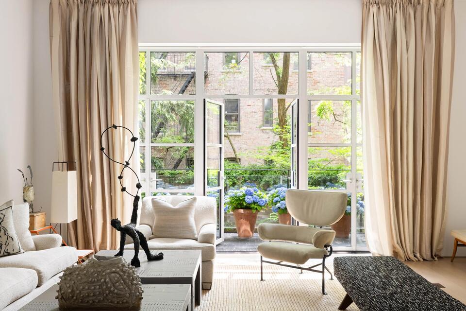Chelsea townhouse shatters records in $13M sale