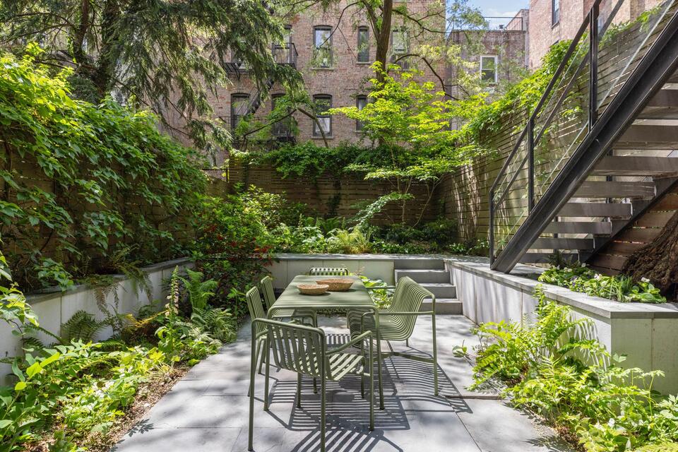Chelsea townhouse shatters records in $13M sale