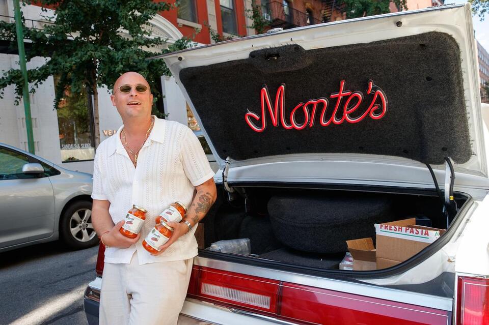 NYC’s Sauce Boss Sells Gravy From a Limo