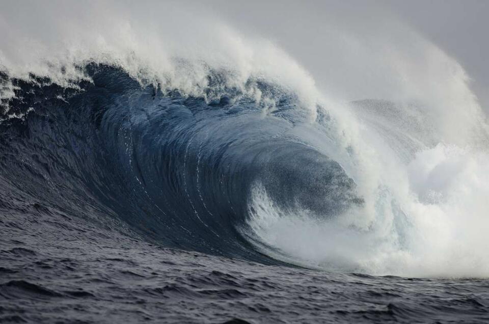 Lake Superior’s wild tsunami-like waves shock locals