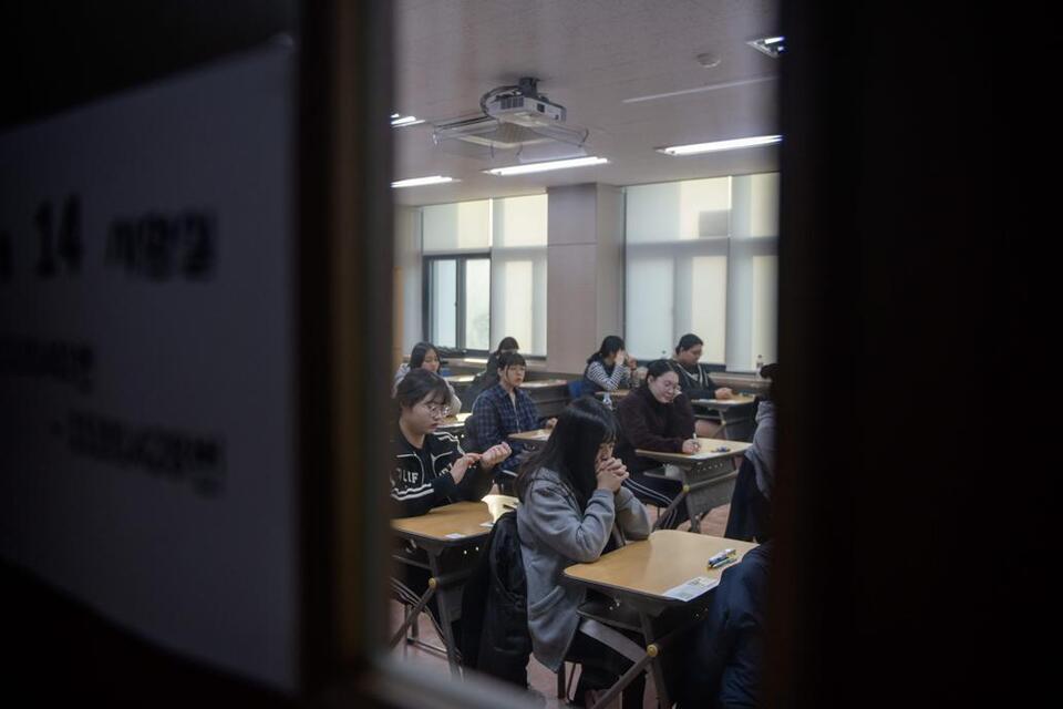 Are Smartphone Bans in Schools Smart?