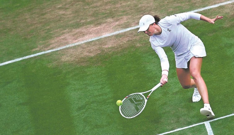 Swiatek's US Open Press Drama: Beads Question?