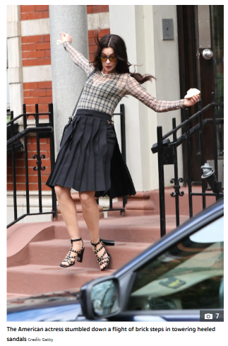 Anne Hathaway’s Prada Stumble 😱
