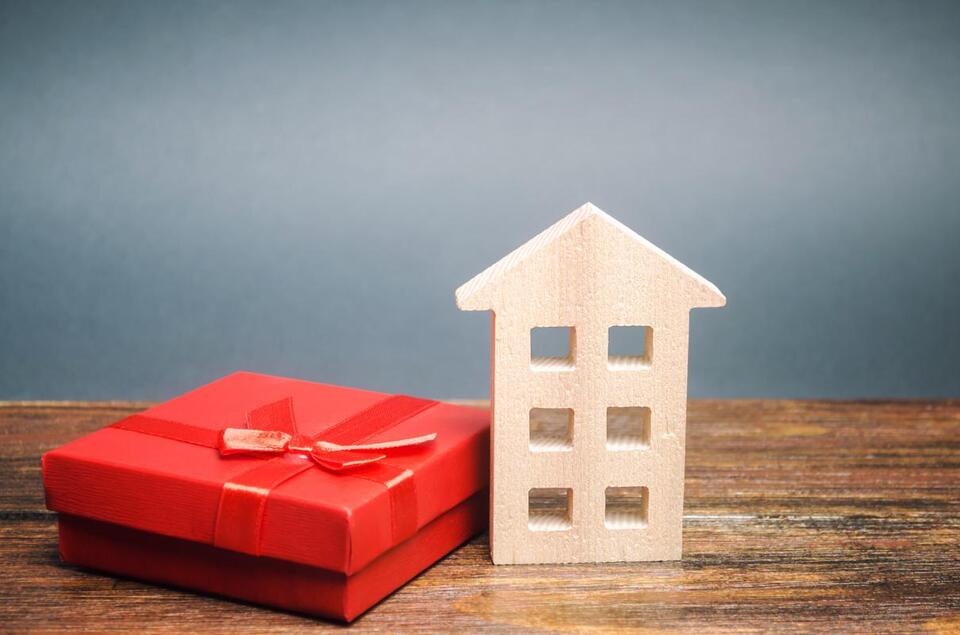 Thinking About Gifting Money? Read This First!