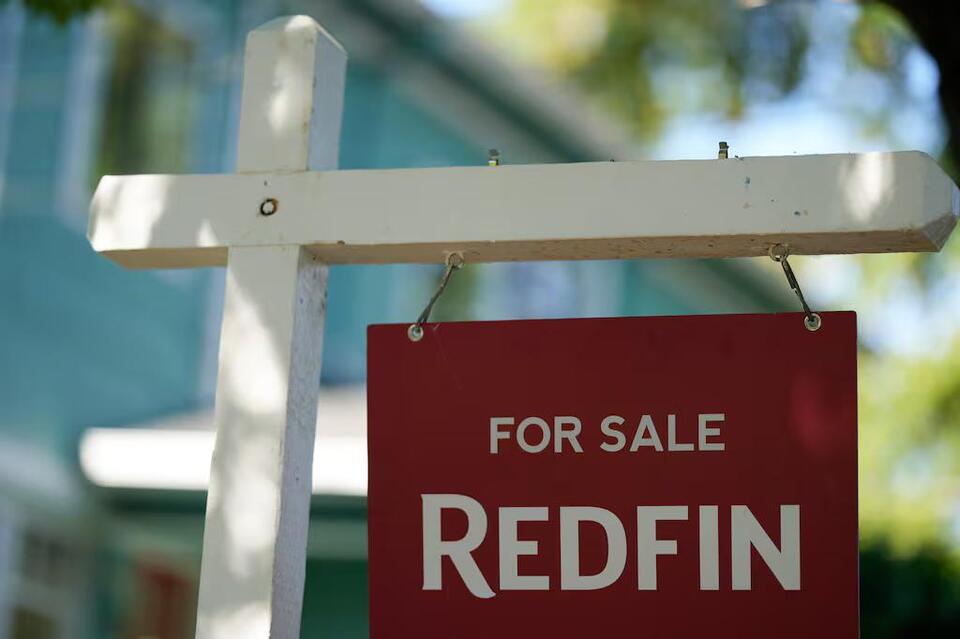 Mortgage Rates Dip—Is It Time to Buy?