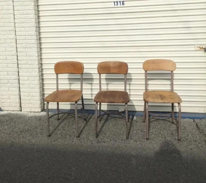 Curbside treasure hunt: Vintage chairs score sparks joy