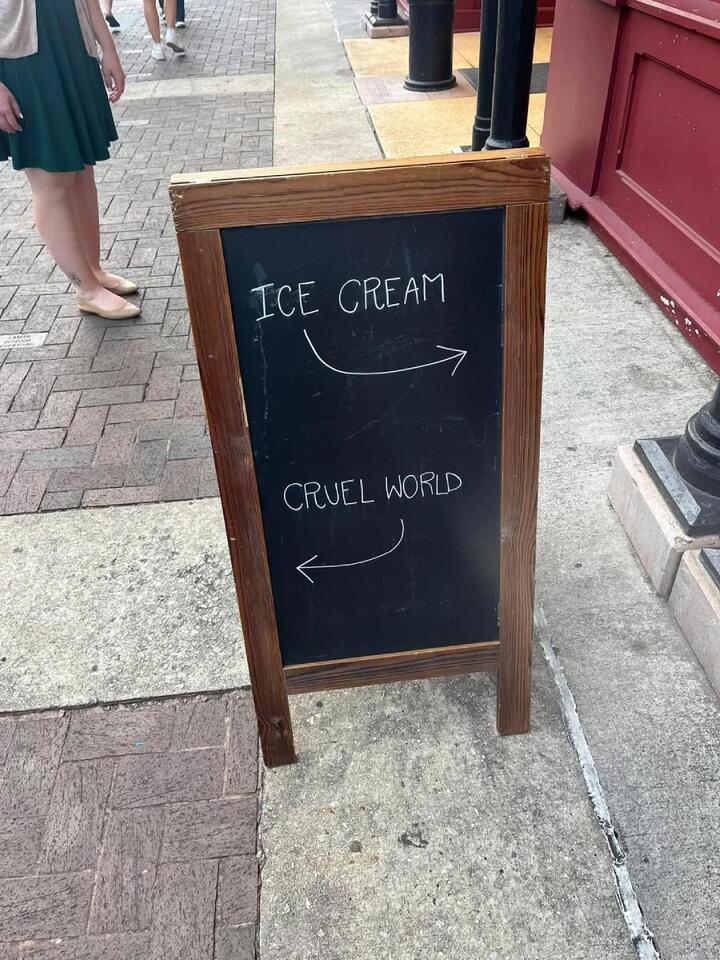 20 Signs That’ll Make You LOL IRL