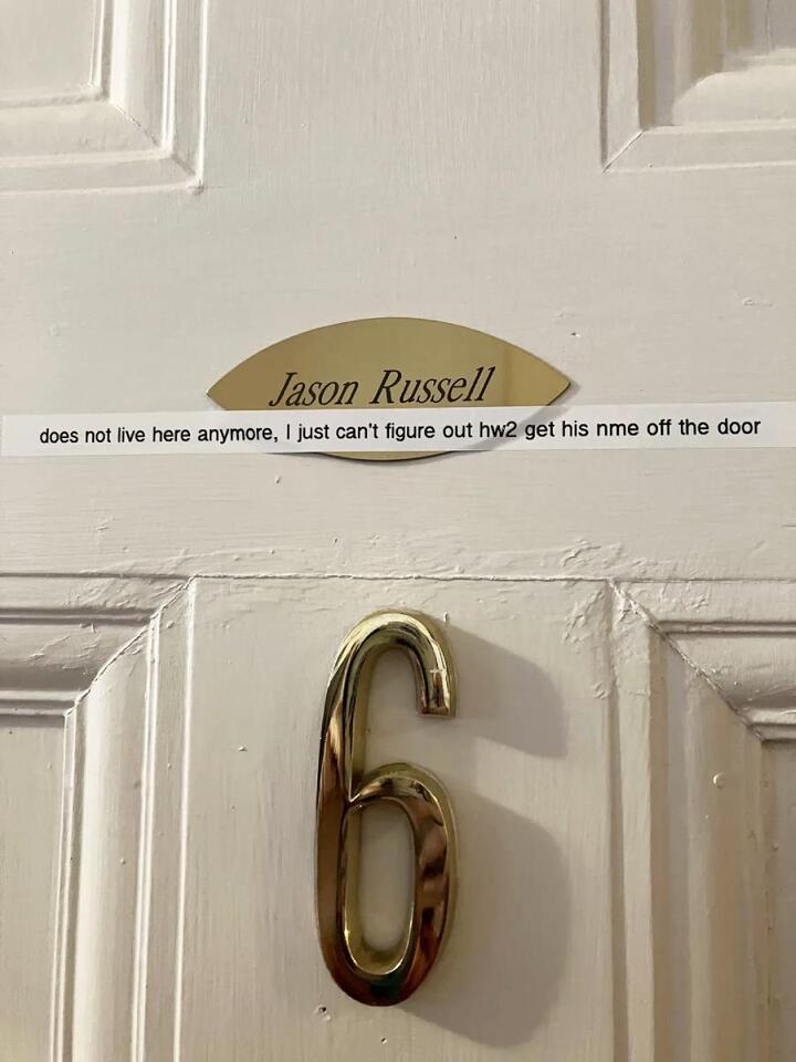 20 Signs That’ll Make You LOL IRL