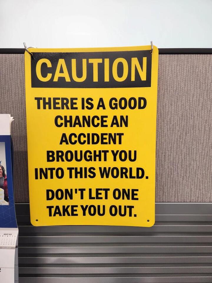 20 Signs That’ll Make You LOL IRL
