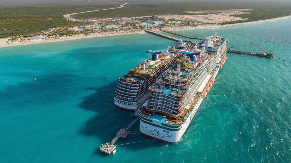 Carnival’s Adults-Only Pool Now Lets In Teens?!