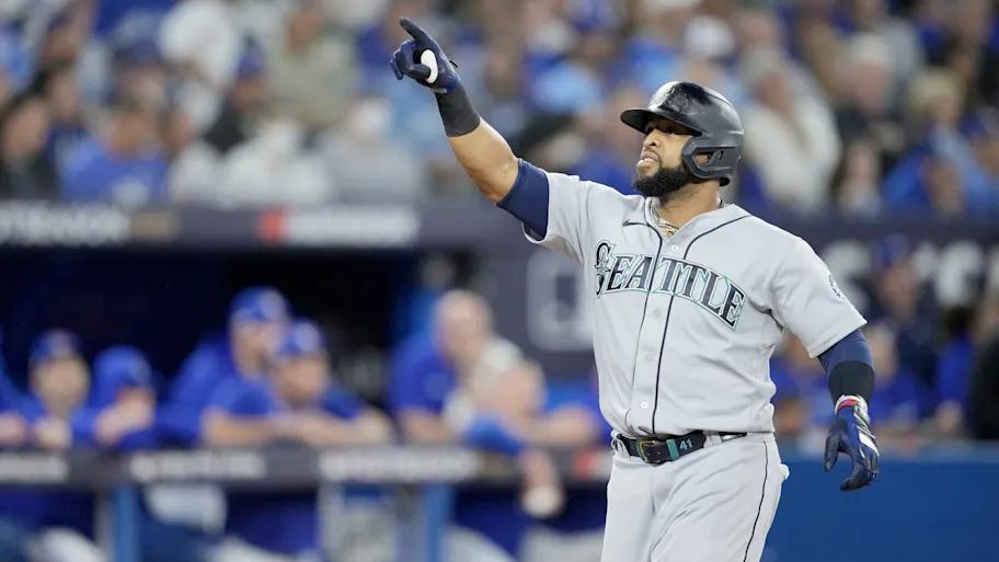 Why the Mariners should skip a Carlos Santana reunion