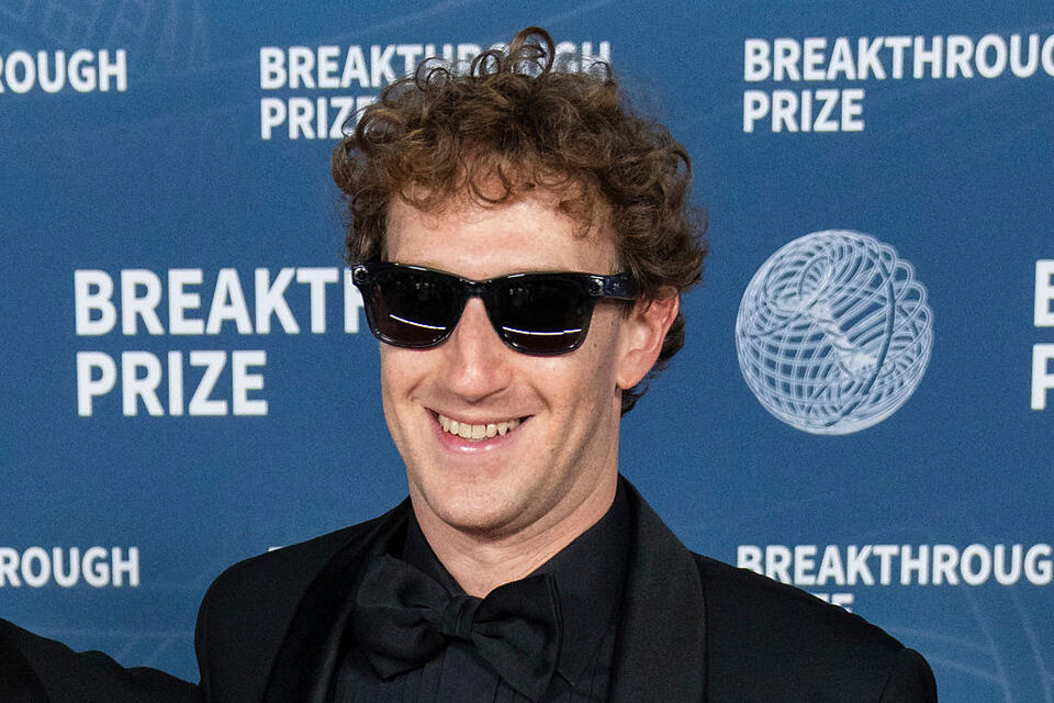 Zuckerberg’s Palo Alto mega-compound stirs up neighbors