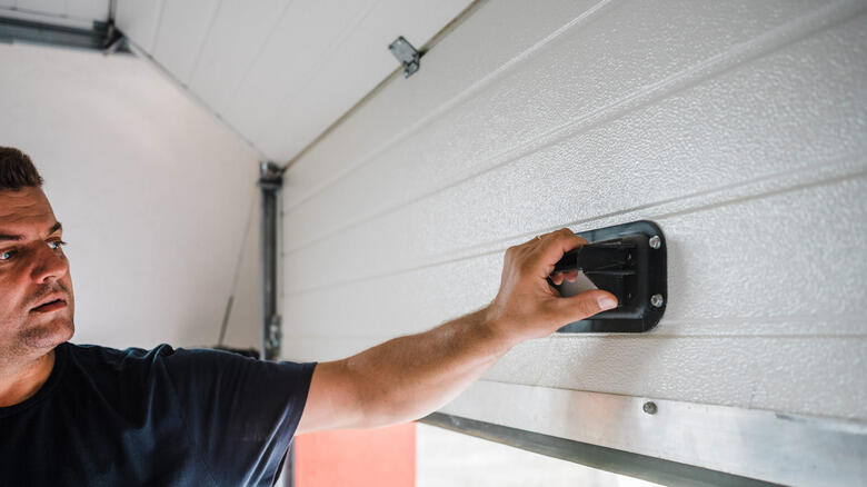 Garage Door Hack for Power Outages