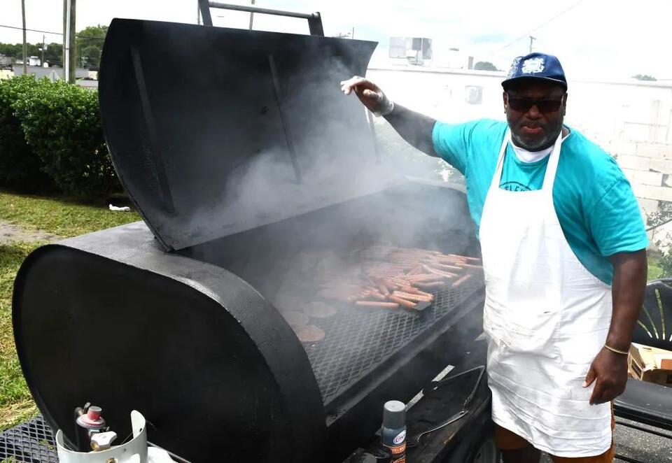 Alumni return to uplift west Charlotte