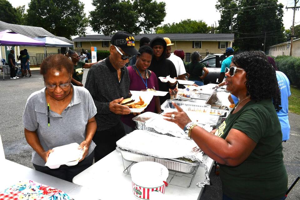 Independence High alumni uplift west Charlotte