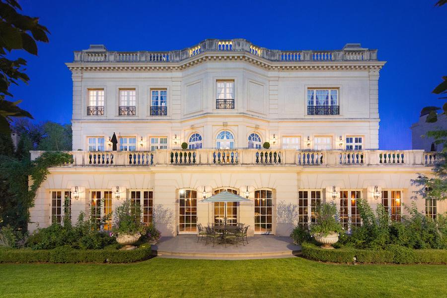 Chicago’s mansion moguls swap palaces for penthouse