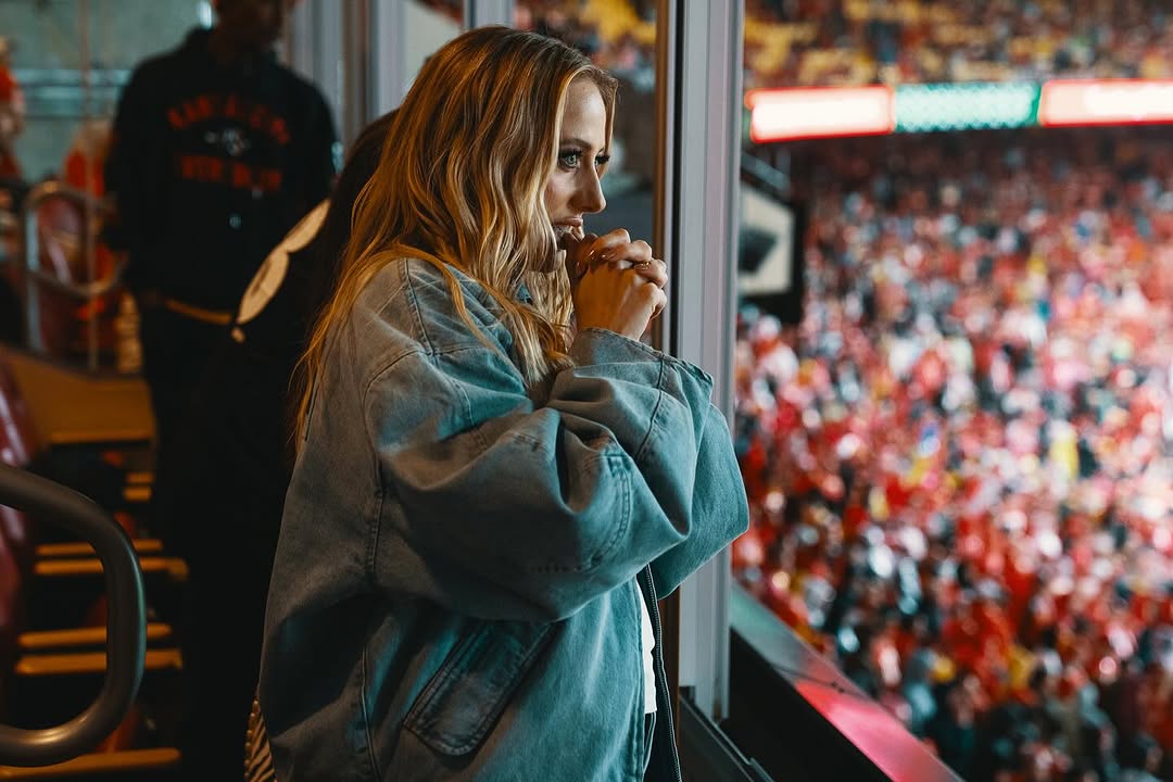 Brittany Mahomes sets the bar for NFL sideline style