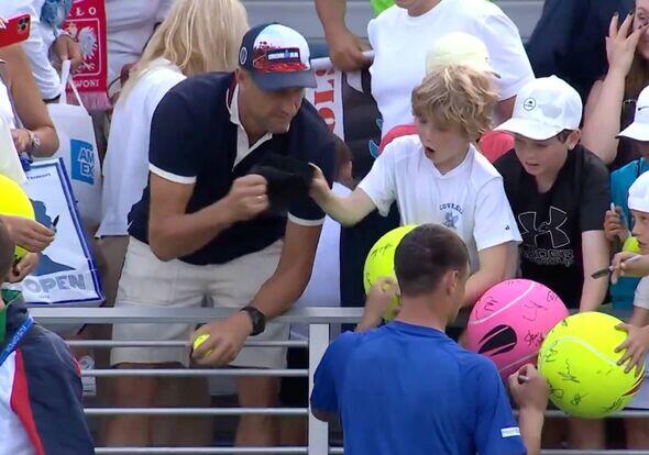 US Open Drama: Majchrzak’s Signed Cap Snatched!