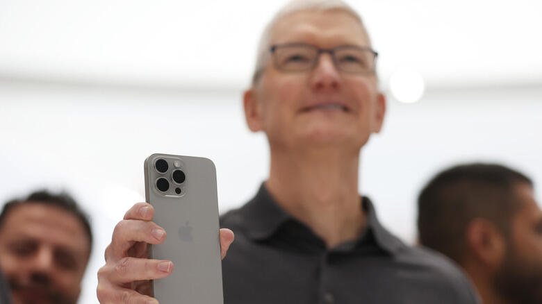 Is Apple Carrying the Smartphone World?