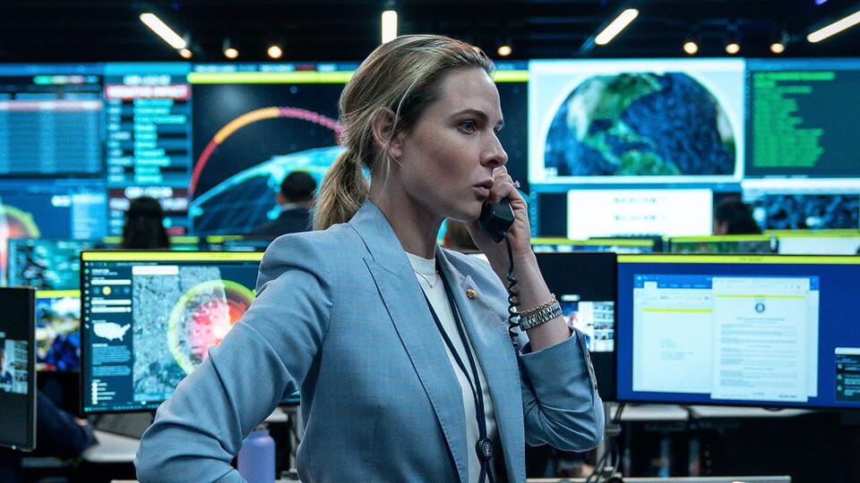Rebecca Ferguson’s Netflix Switch?! 🎬