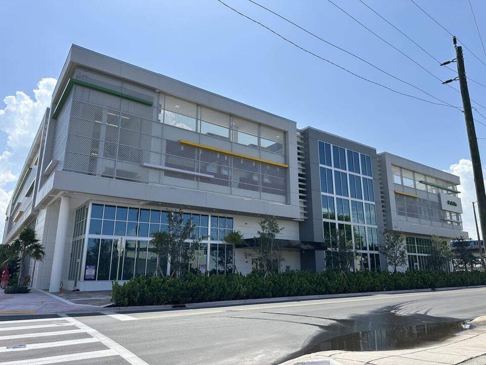 Coral Gables gets two Publix stores side by side!