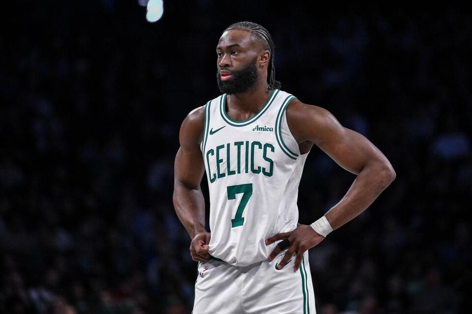 Jaylen Brown gets schooled at Wheeler High