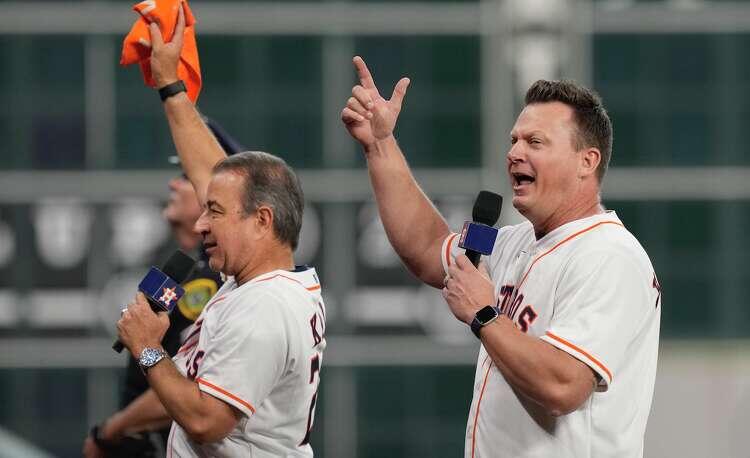 Astros fans want Bagwell out of the booth