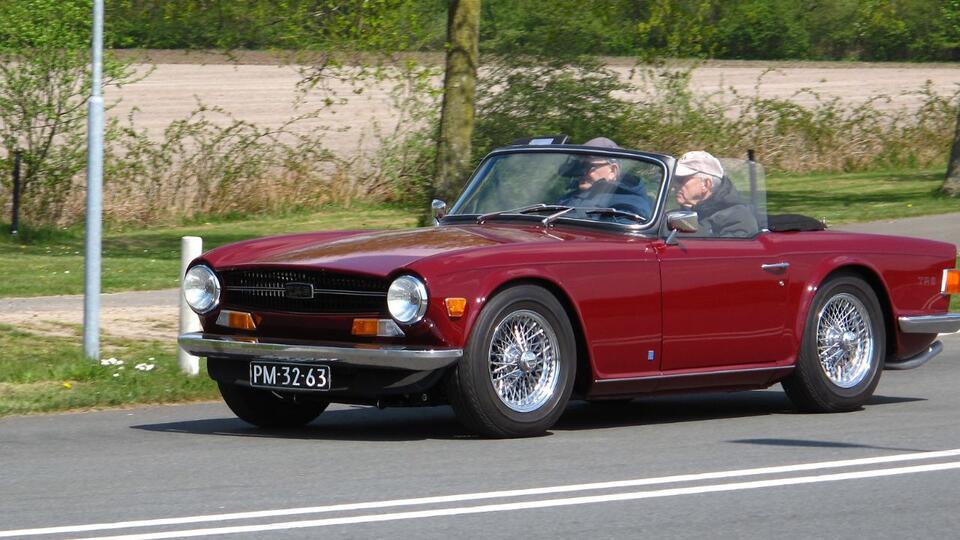 British Roadsters That Scream Summer Vibes