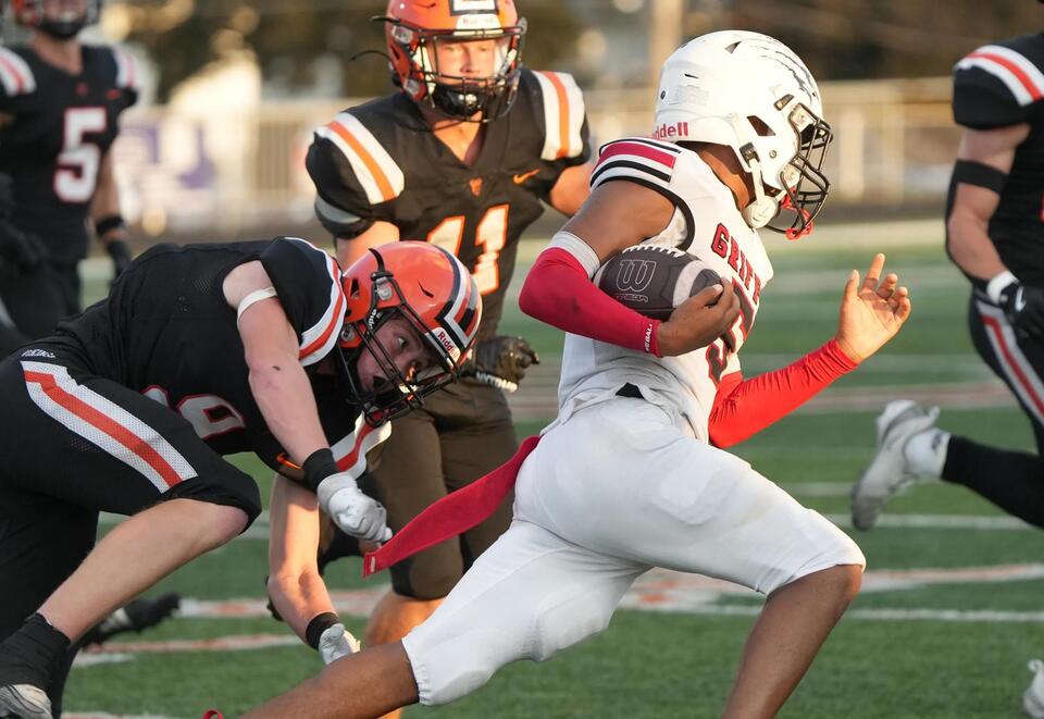 Turnovers haunt Buchtel in tough loss to Harding