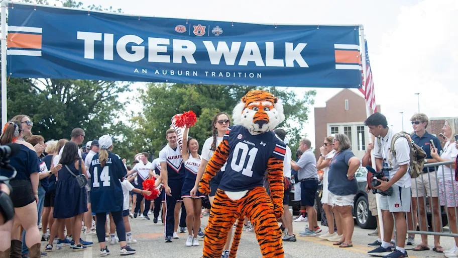 Auburn fans turn Waco orange and blue
