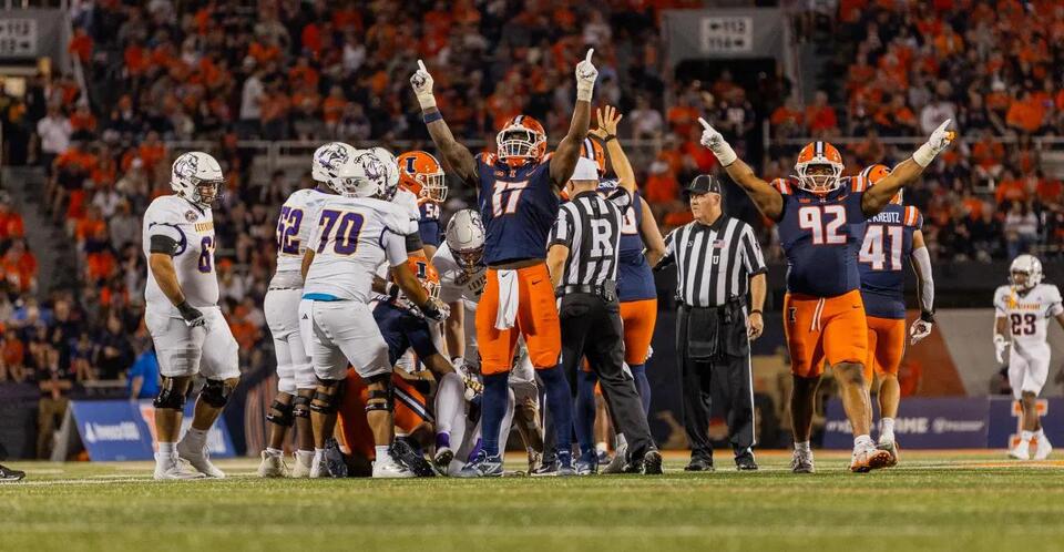 Illinois football dominates opener with record-breaking plays