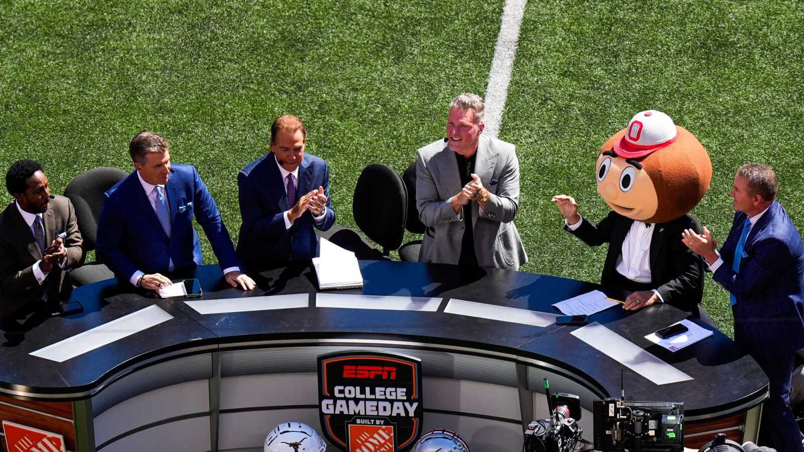 Corso's farewell gift: FSU stuns Bama