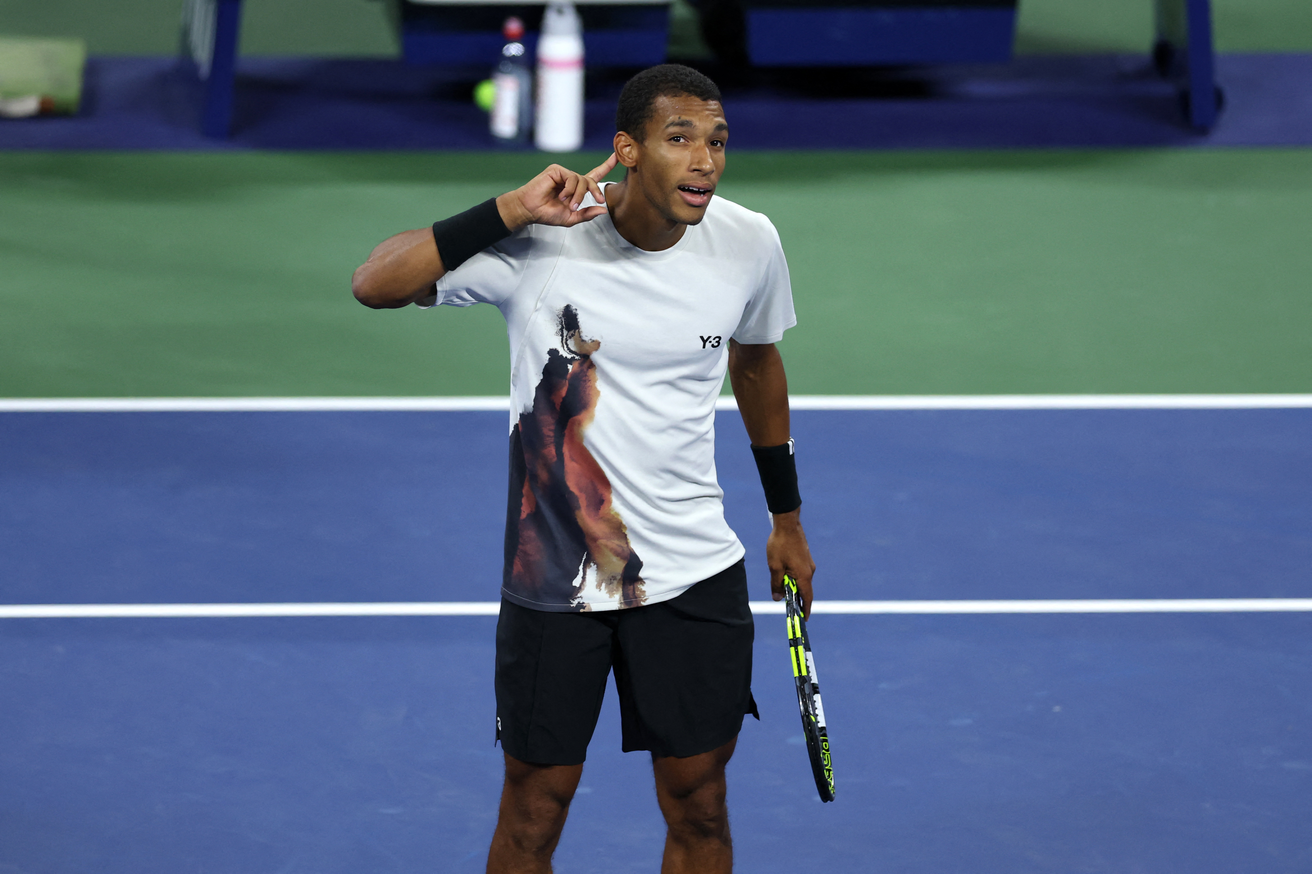 Felix flips the script on Zverev