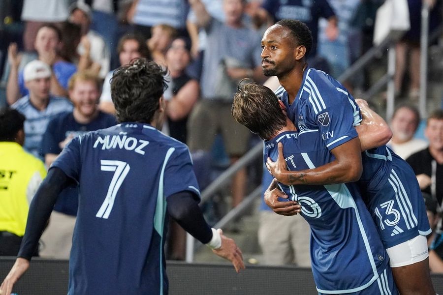 Eight minutes of pure SKC madness