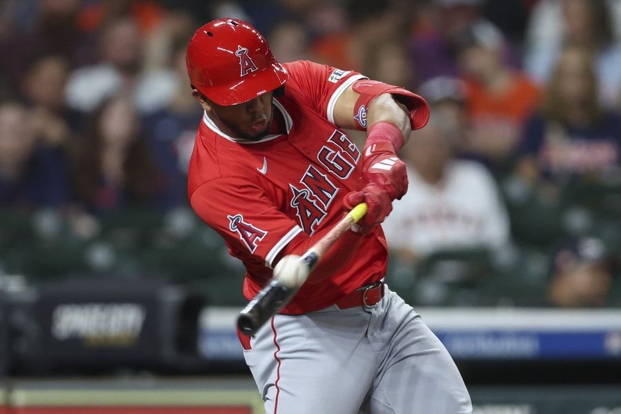 Peraza’s clutch bat stuns Houston