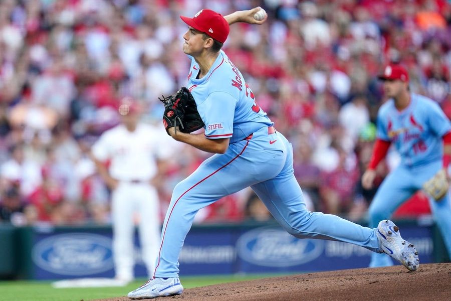 Clutch Cards keep Reds reeling