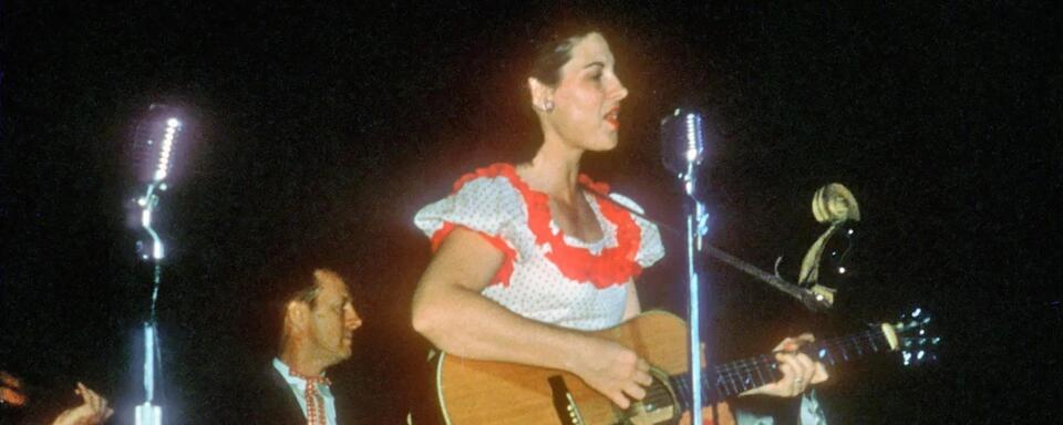 Kitty Wells’ Chart-Topping Scandal 🎤