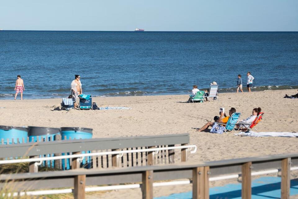 Labor Day beach plans? Watch out for poop alerts!