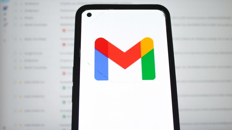 Gmail Glitches: Are We Too Reliant?