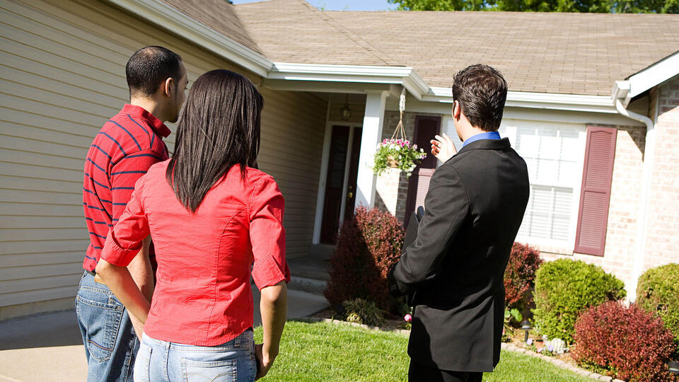 Should You Jump on Lower Mortgage Rates?
