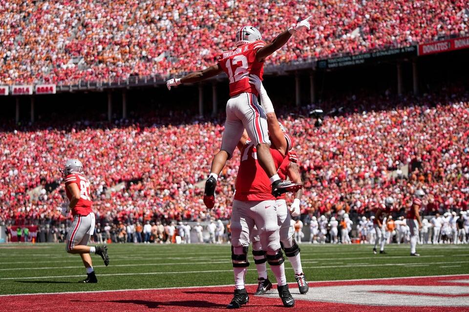Ohio State stuns Texas with lockdown defense