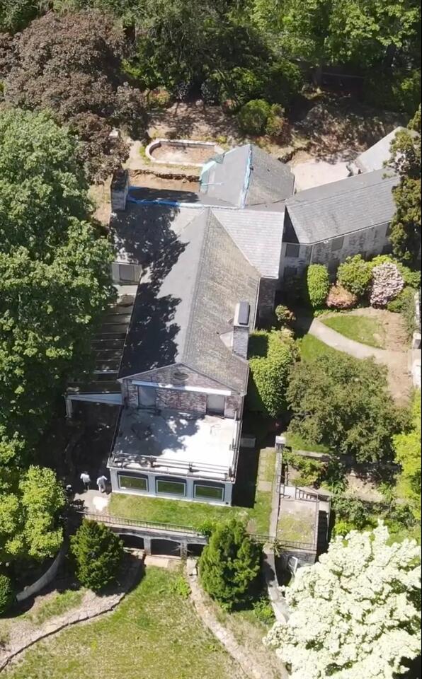 Richard Gere’s old CT mansion torn down for new homes