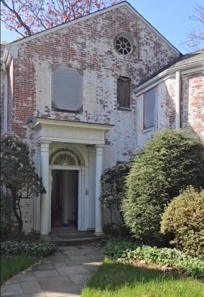 Richard Gere’s old CT mansion torn down for new homes