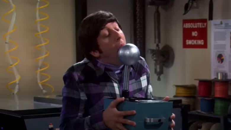 Simon Helberg’s Most Awkward BBT Scene 😂