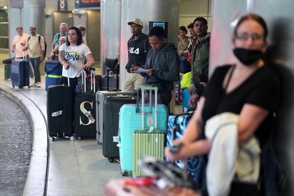 Labor Day Travel Chaos: SkyWest Glitch!