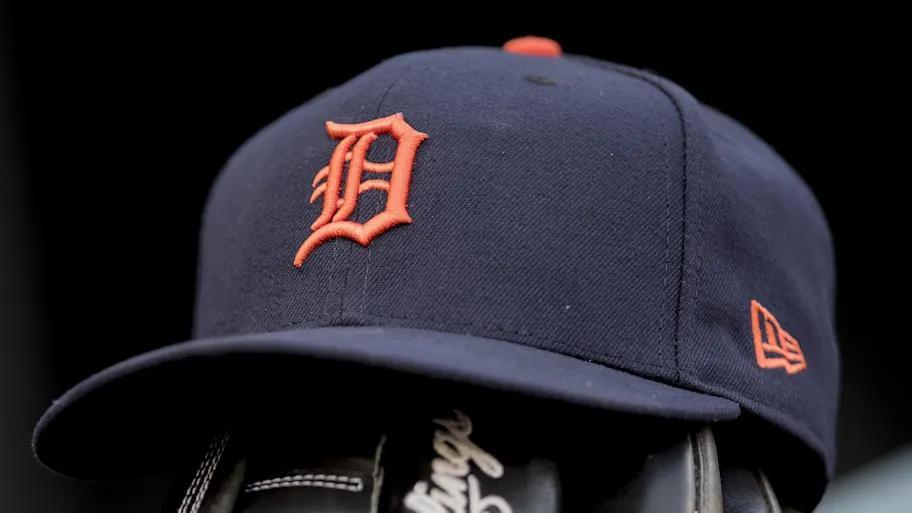 Tigers lose top bullpen target as Chapman stays with Red Sox