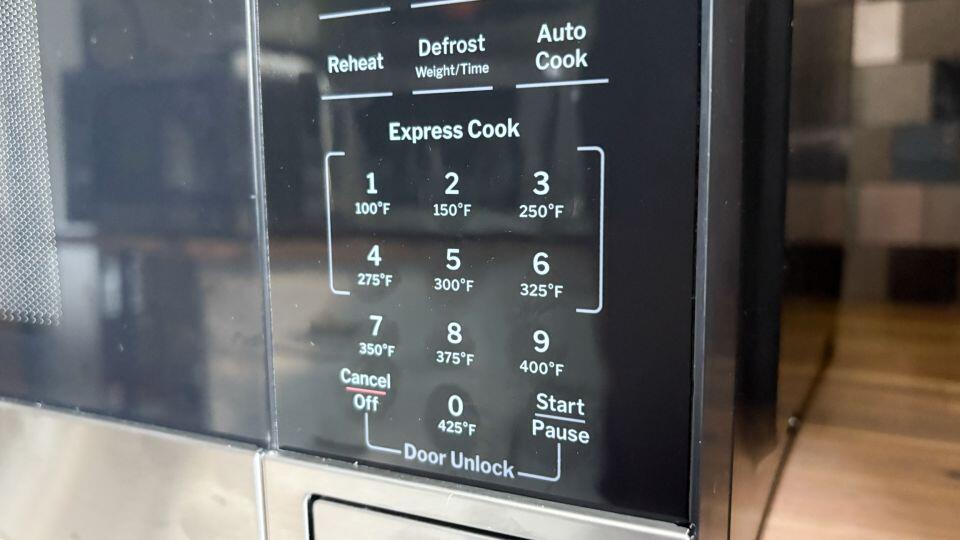 Microwaves Evolve: Is Simplicity or Smart Tech King?