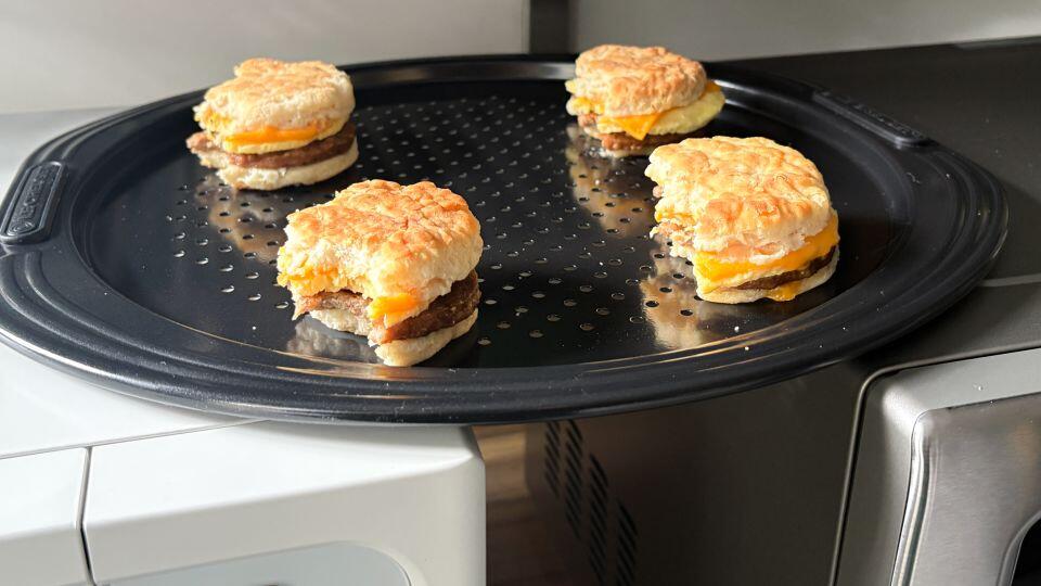 Microwaves Evolve: Is Simplicity or Smart Tech King?