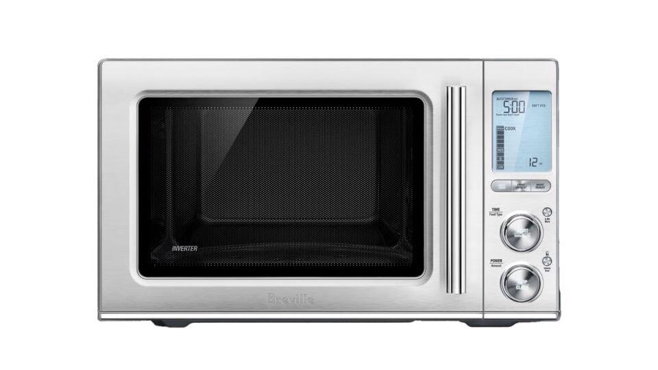 Microwaves Evolve: Is Simplicity or Smart Tech King?